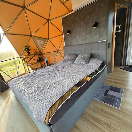 Saules Seta Luxury tent Tinuzi